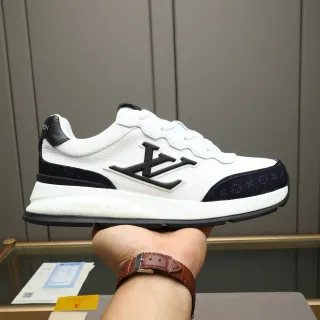 Louis Vuitton LV Trainer Zapatillas Blancas y Navy Suela Chunky Plataforma Logo Monogram Oversized Lifestyle