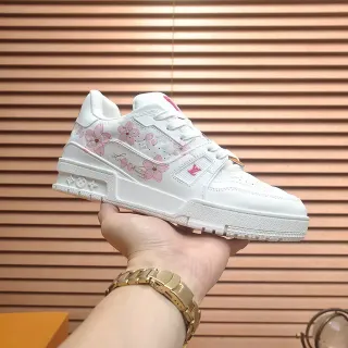 Louis Vuitton LV Trainer Blanco y Rosa Cuero Superior Bordado de Flor de Cerezo Lifestyle Sneakers