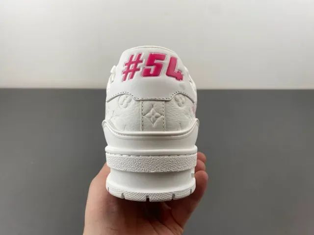 Louis Vuitton LV Trainer 白色粉色 绗缝皮革鞋面 樱花刺绣 生活方式运动鞋 4