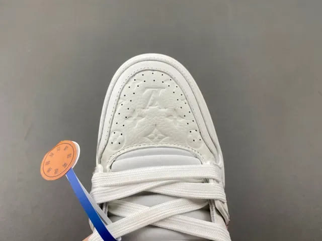 Louis Vuitton LV Trainer 白色粉色 绗缝皮革鞋面 樱花刺绣 生活方式运动鞋 5