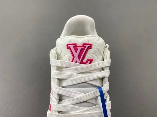 Louis Vuitton LV Trainer 白色粉色 绗缝皮革鞋面 樱花刺绣 生活方式运动鞋 6