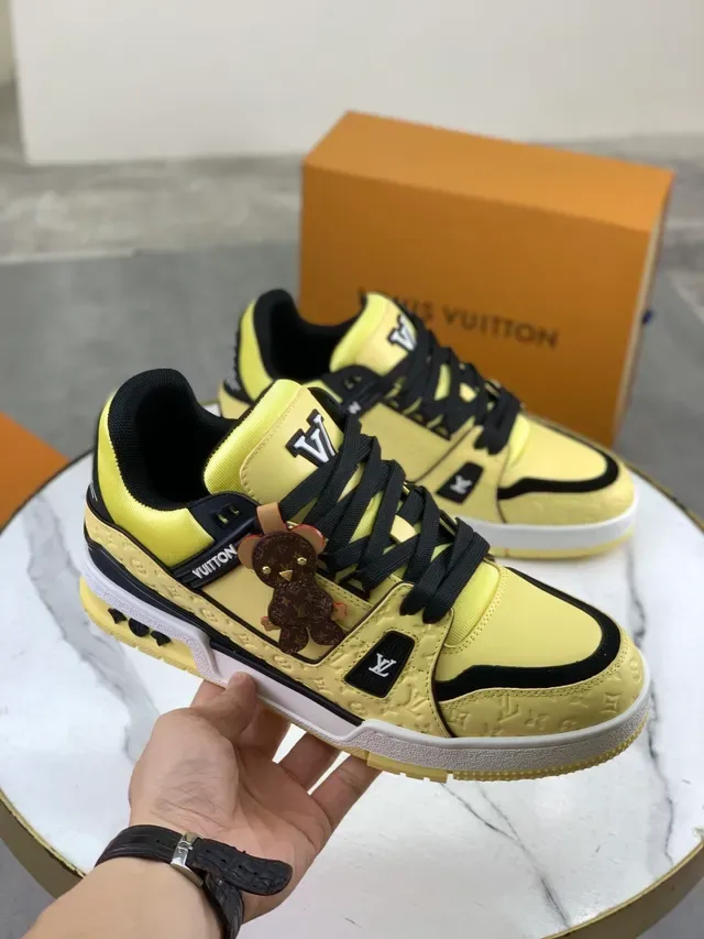 Louis Vuitton LV Trainer হলুদ কালো মোনোগ্রাম-এমবসড চামড়া ডুয়াল-টোন লেয়ার্ড সোল লাইফস্টাইল স্নিকার 4