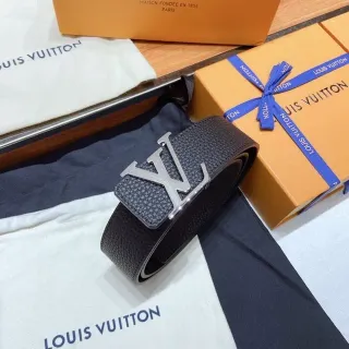 Louis Vuitton LV Turn-Lock काले टेक्सचर्ड चमड़े का बेल्ट