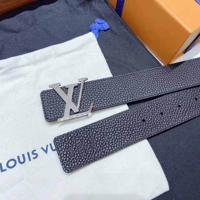 Louis Vuitton LV Turn-Lock কালো টেক্সচার্ড লেদার বেল্ট 3