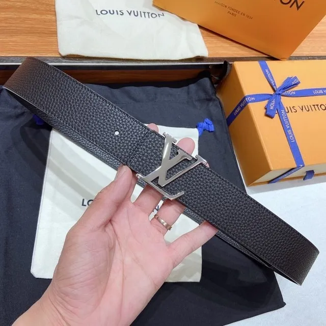 Louis Vuitton LV Turn-Lock কালো টেক্সচার্ড লেদার বেল্ট 5