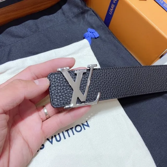 Louis Vuitton LV Turn-Lock কালো টেক্সচার্ড লেদার বেল্ট 8