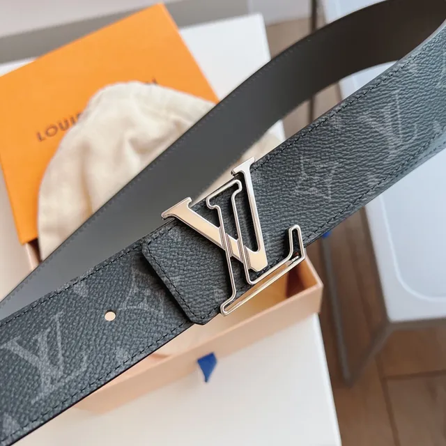 Louis Vuitton LV Twist Belt Cinza Escuro monograma tela revestida cinto de couro 7