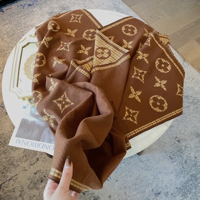 Louis Vuitton Monogram বাদামী ও বেইজ ক্যাশমির স্কার্ফ 4