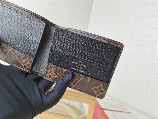 Louis Vuitton Monogram Canvas বাদামী এবং কালো ছোট ওয়ালেট 4