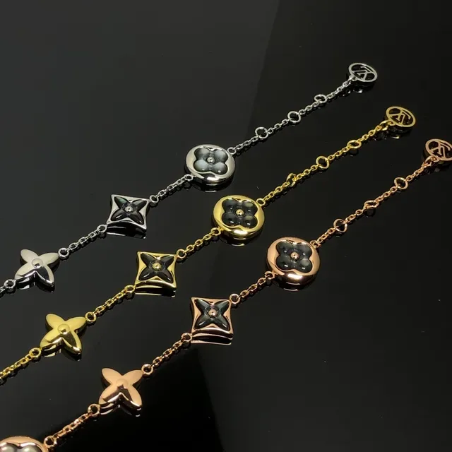 Louis Vuitton Monogram Flower ذهبي أسود سلاسل ميدان زهري سوار 3