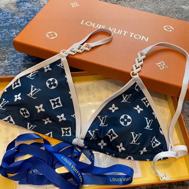 Louis Vuitton impressão monograma top triangular e calcinha de cintura baixa roupas de banho 3