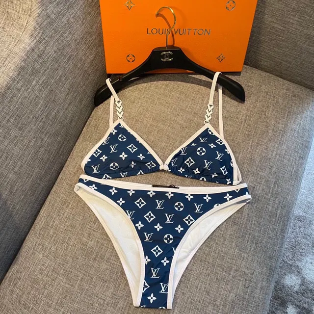 Louis Vuitton impressão monograma top triangular e calcinha de cintura baixa roupas de banho 4