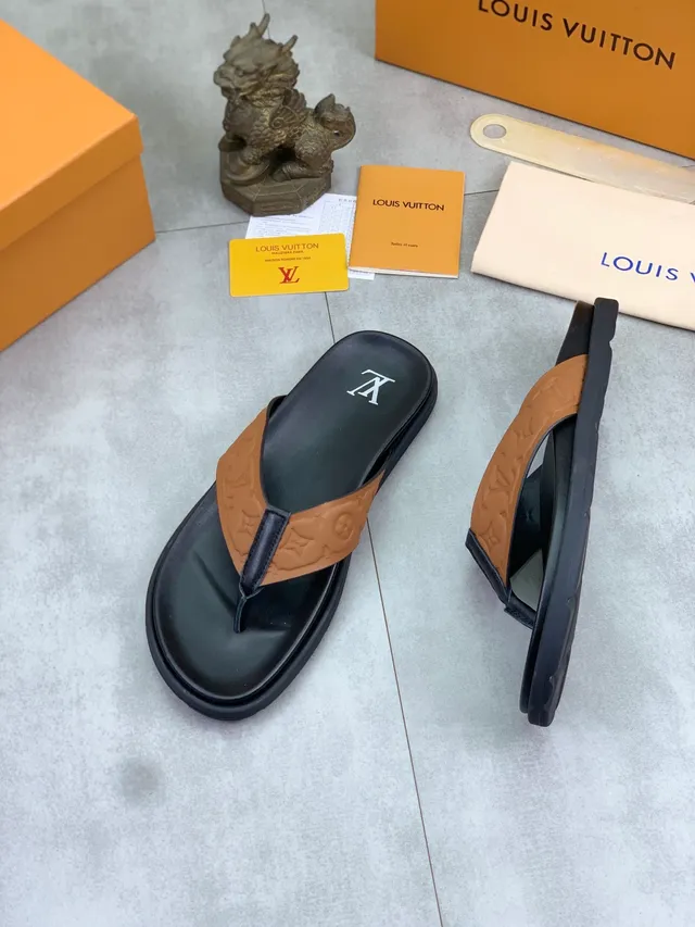 Louis Vuitton Monogram حزام أسود و بني نعال 5