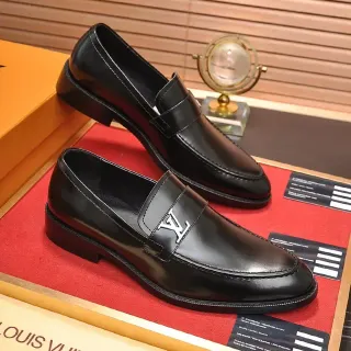 Louis Vuitton Monogram Strap কালো চামড়ার লোফার