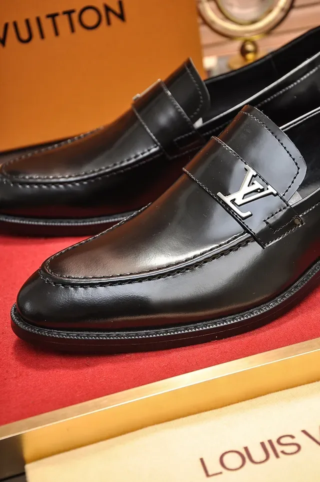 Louis Vuitton Monogram Strap Mocassins Cuir Noir 2