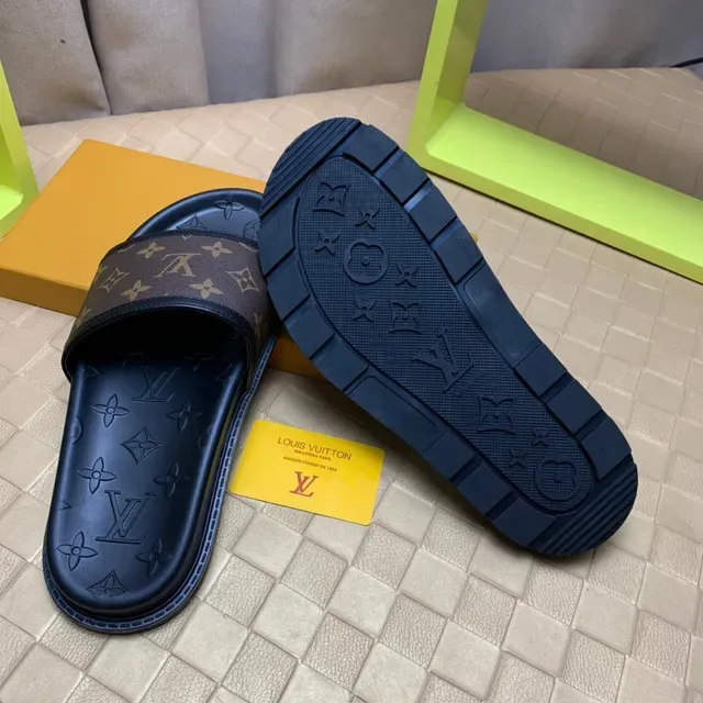 Louis Vuitton Monogram Sandalias con Correa 2