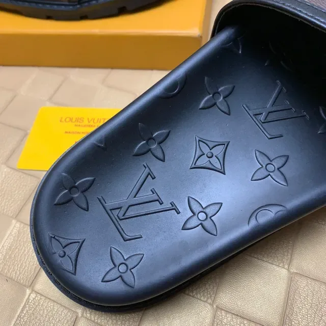 Louis Vuitton Monogram Sandalias con Correa 3