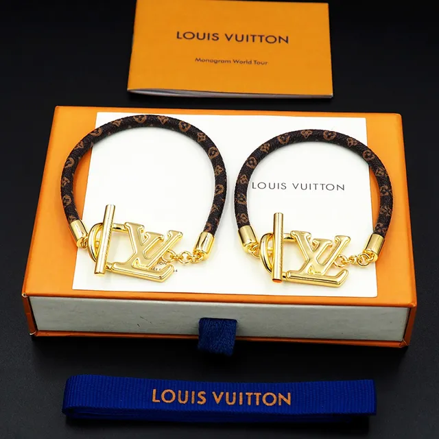 路易威登 Monogram World Tour 金色 LV Logo 手链 2