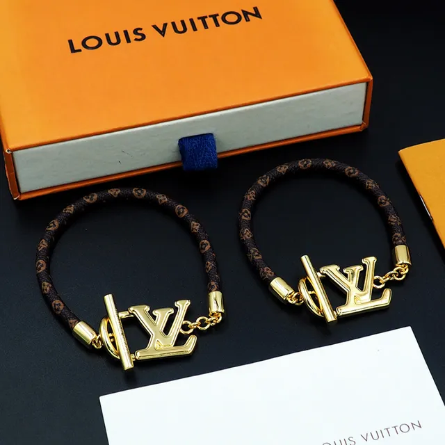 路易威登 Monogram World Tour 金色 LV Logo 手链 8