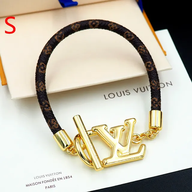 路易威登 Monogram World Tour 金色 LV Logo 手链 10
