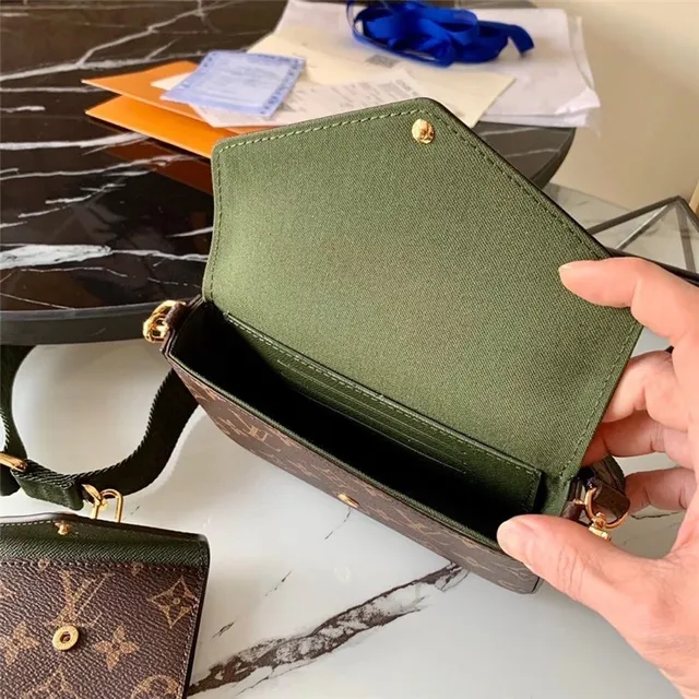 Louis Vuitton Multi Pochette Accessoires भूरा आर्मी ग्रीन Monogram Canvas पलटा बंद मेसेंजर बैग 13