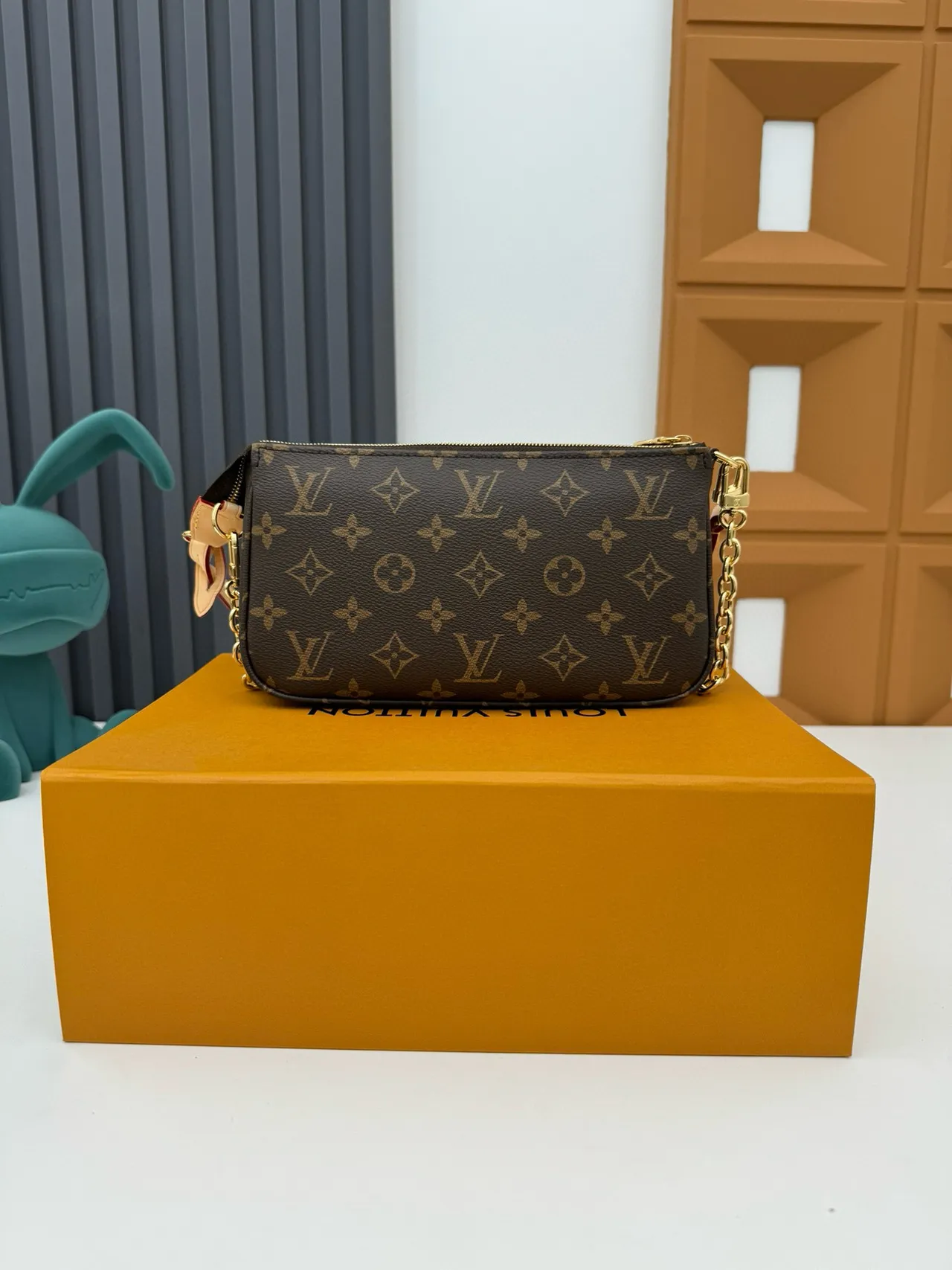 Louis Vuitton Multi Pochette Accessoires بني ذهبي مونوغرام قماش سلسلة حزام حقيبة كروس بودي 5