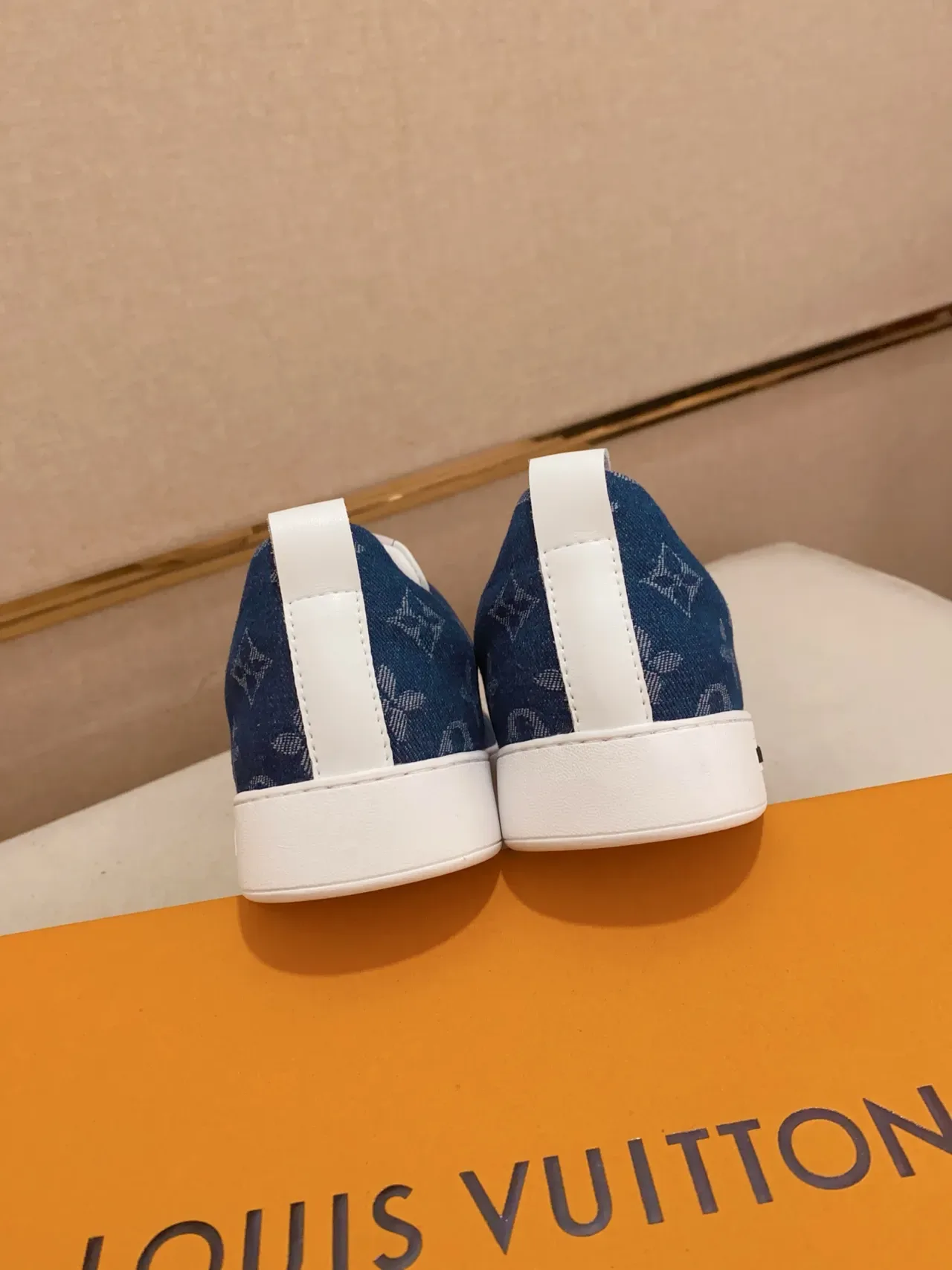 Louis Vuitton Navy White Slip-On Denim Upper style de vie sneakers 2