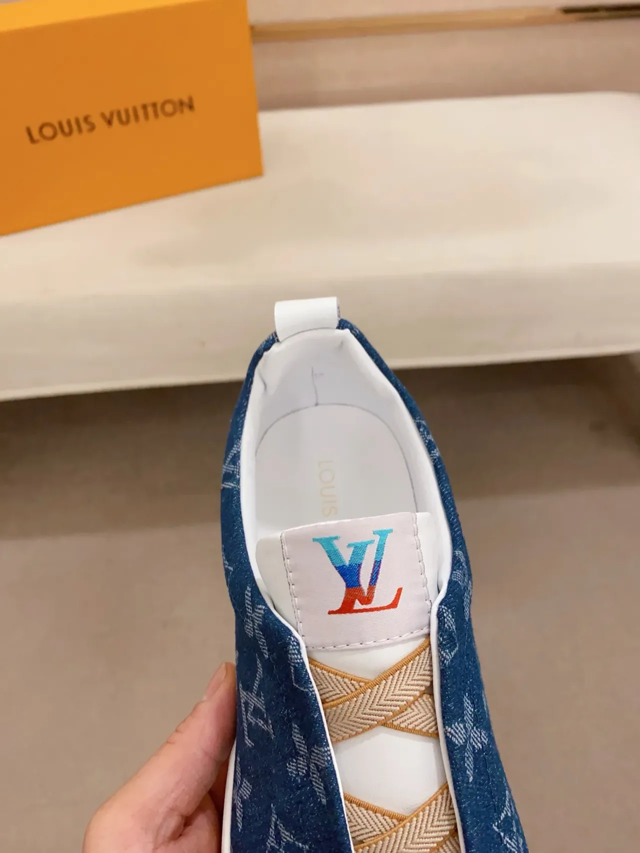 Louis Vuitton Navy White Slip-On Denim Upper style de vie sneakers 3