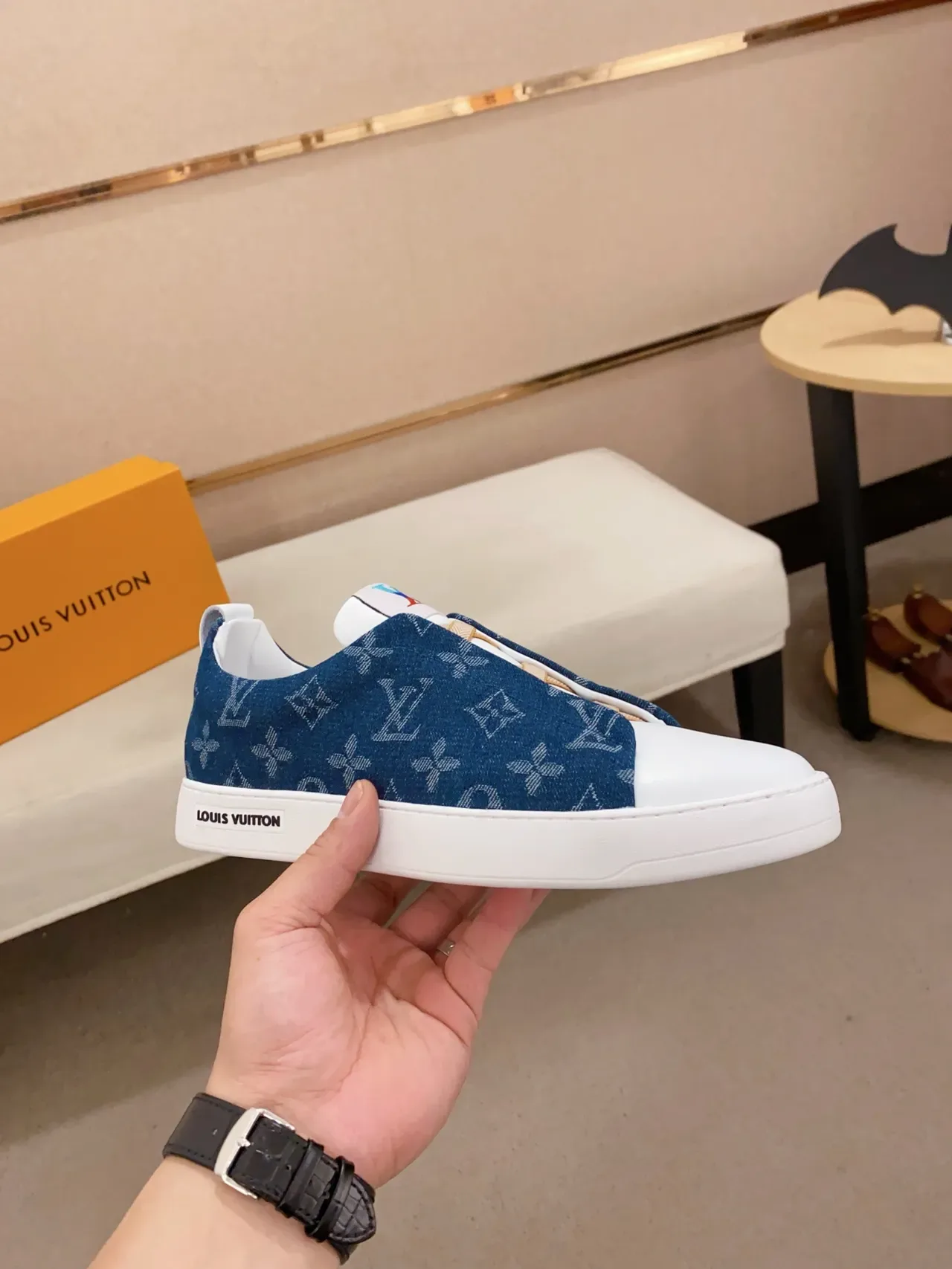 Louis Vuitton Navy White Slip-On Denim Upper style de vie sneakers 4