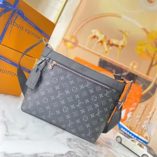 لويس فيتون OnTheGo PM حقيبة كروس بودي رمادية مونوغرام