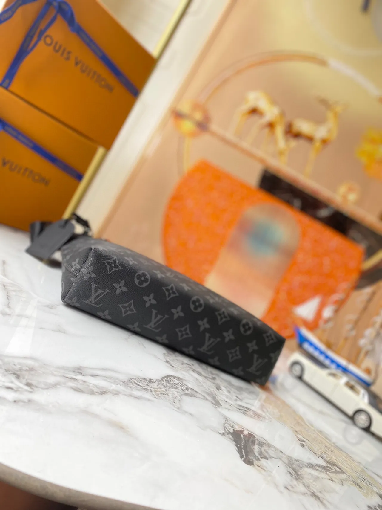 لويس فيتون OnTheGo PM حقيبة كروس بودي رمادية مونوغرام 7