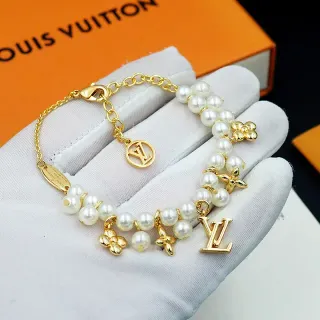 Pulsera de encanto Louis Vuitton con perlas y LV Monogram
