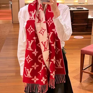 Lenço Louis Vuitton Vermelho Bege com Estampa Monograma e Franjas de Cachemira
