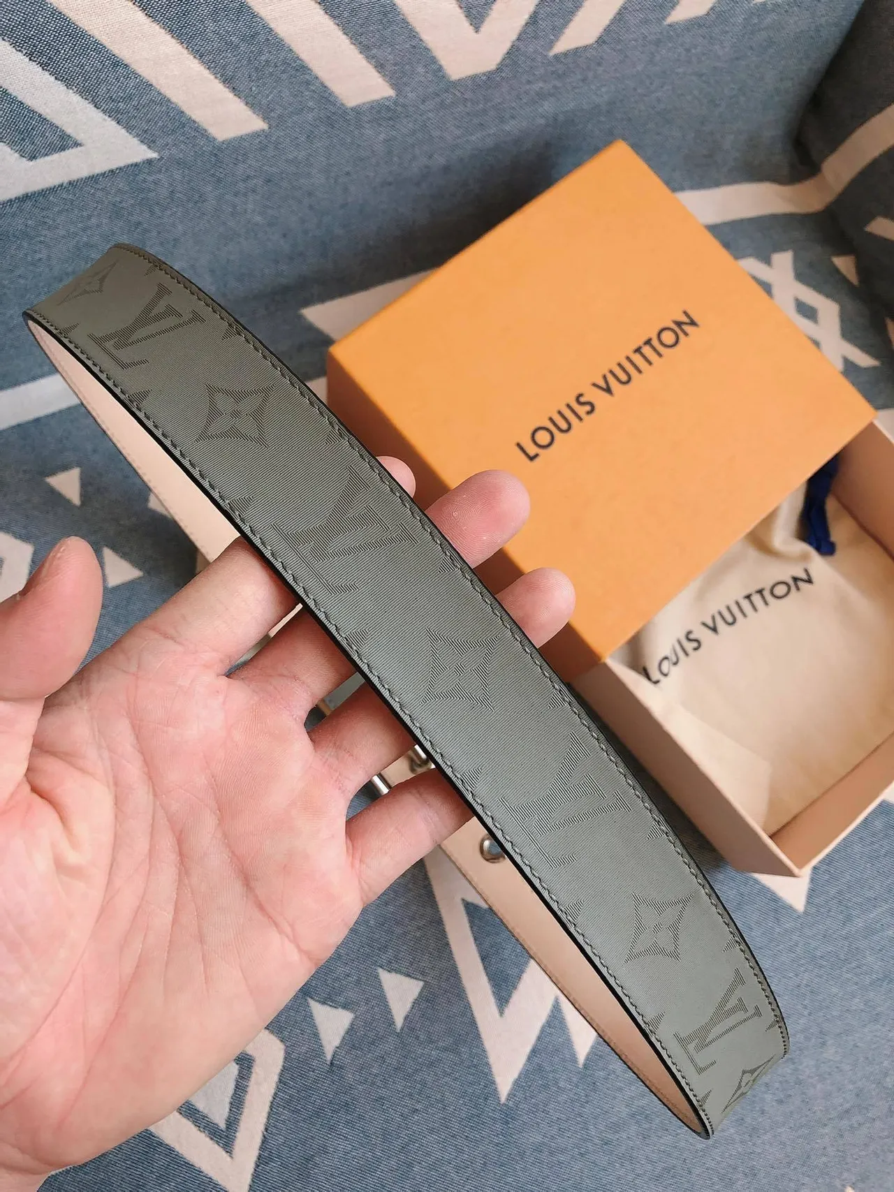 Ceinture Louis Vuitton réversible monogramme jacquard vert beige en cuir 3