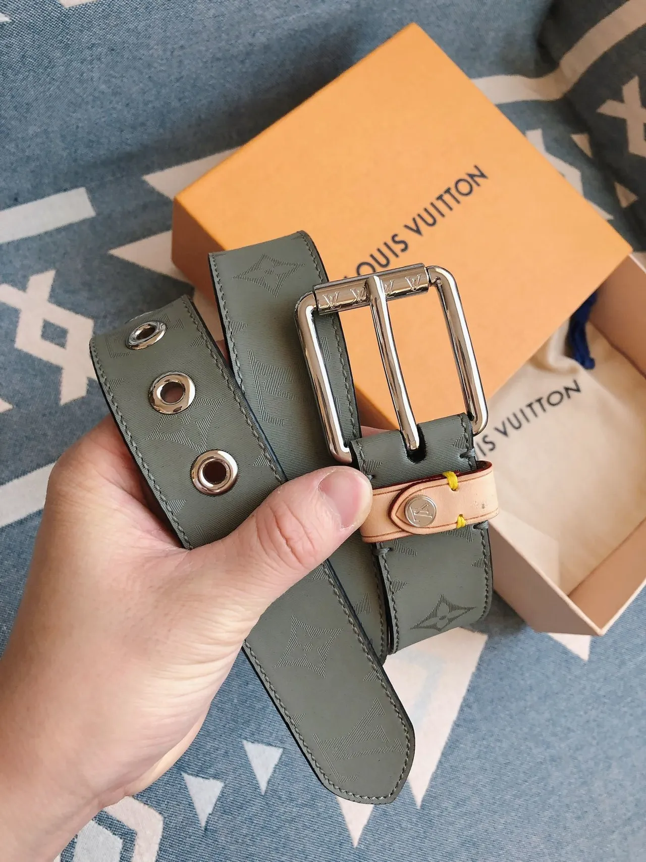 Ceinture Louis Vuitton réversible monogramme jacquard vert beige en cuir 9