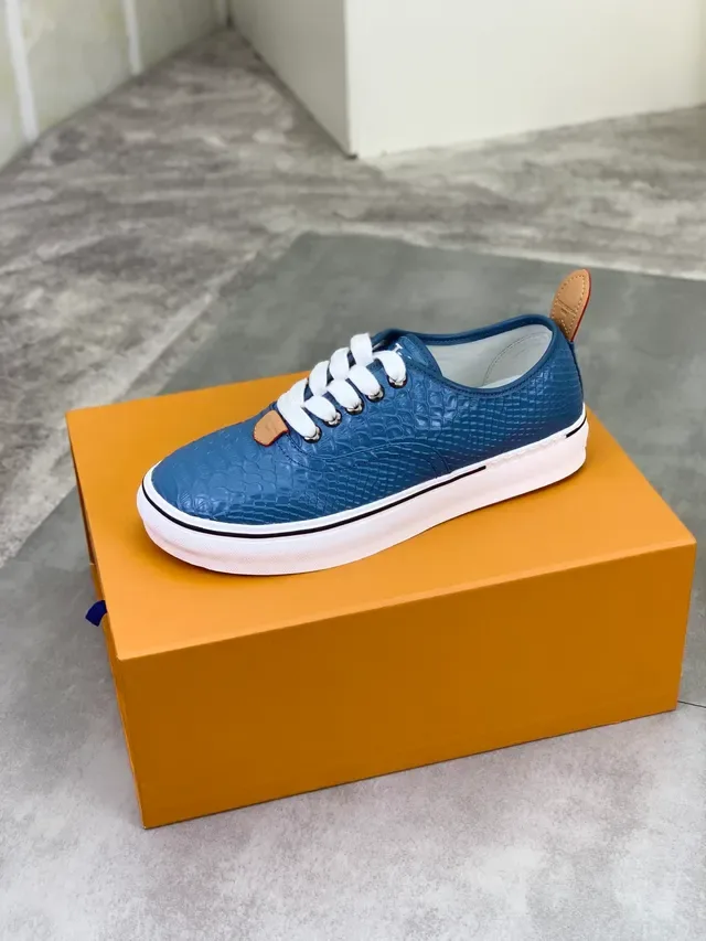 Louis Vuitton Run Away Sneakers Lifestyle Cuero embosado de cocodrilo azul 4