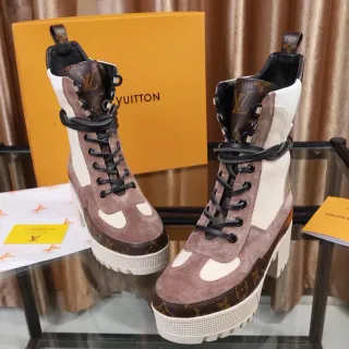 Louis Vuitton Run Away भूरी सुड और मोनोग्राम प्लेटफॉर्म एन्कल बूट्स