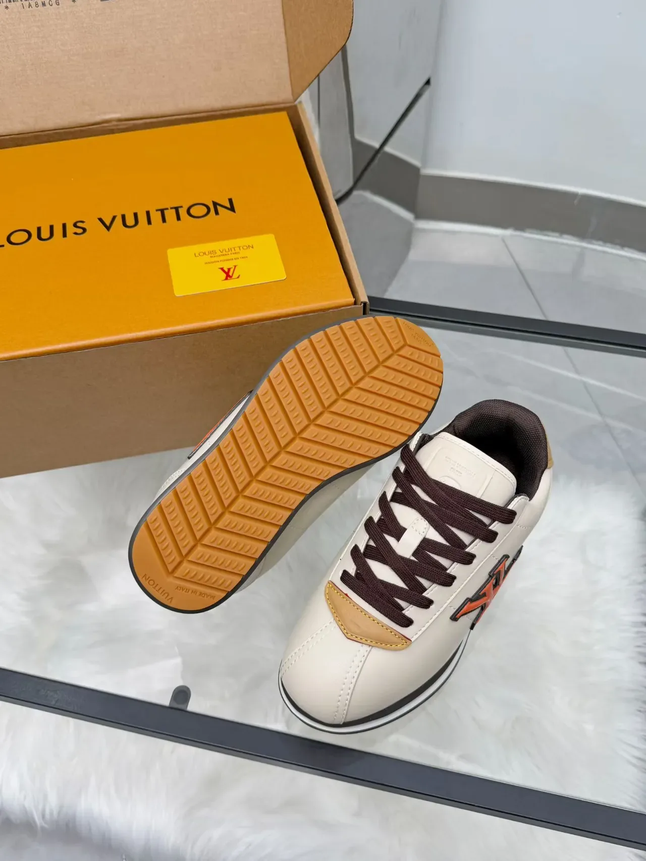 Louis Vuitton Run Away Off-White Brown Orange حذاء رياضي أسلوب حياة 4