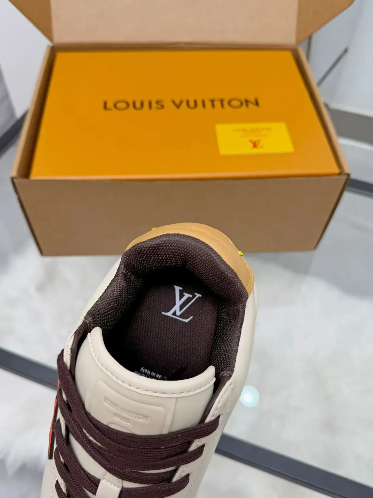 Louis Vuitton Run Away Off-White Brown Orange حذاء رياضي أسلوب حياة 6