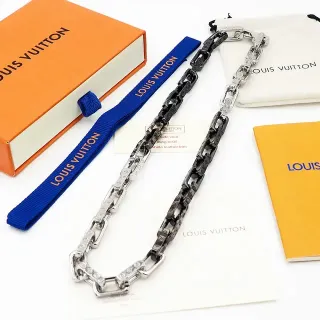 Louis Vuitton Colar Corrente chunky link prata preta com monograma gravado
