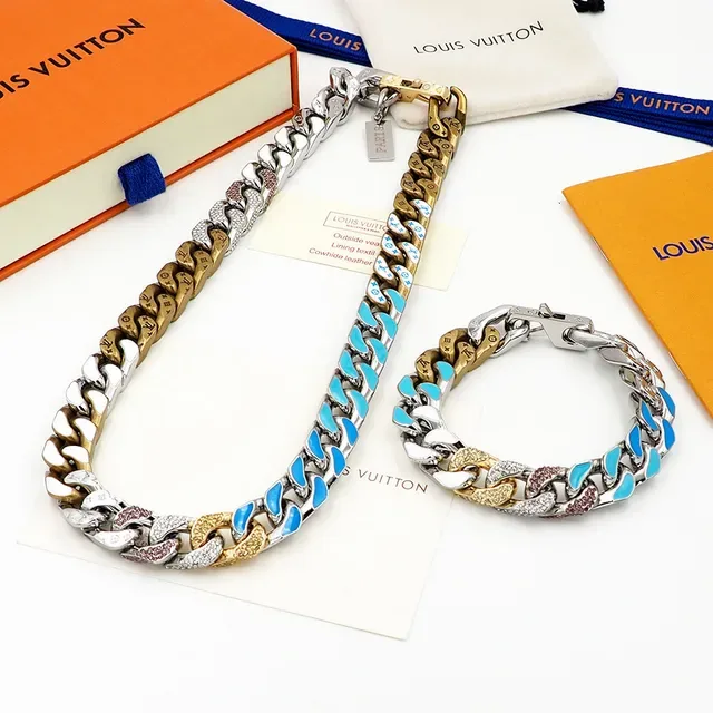 Louis Vuitton Silver Purple Chunky Curb-Link Chain Mixed Metal Necklace 8