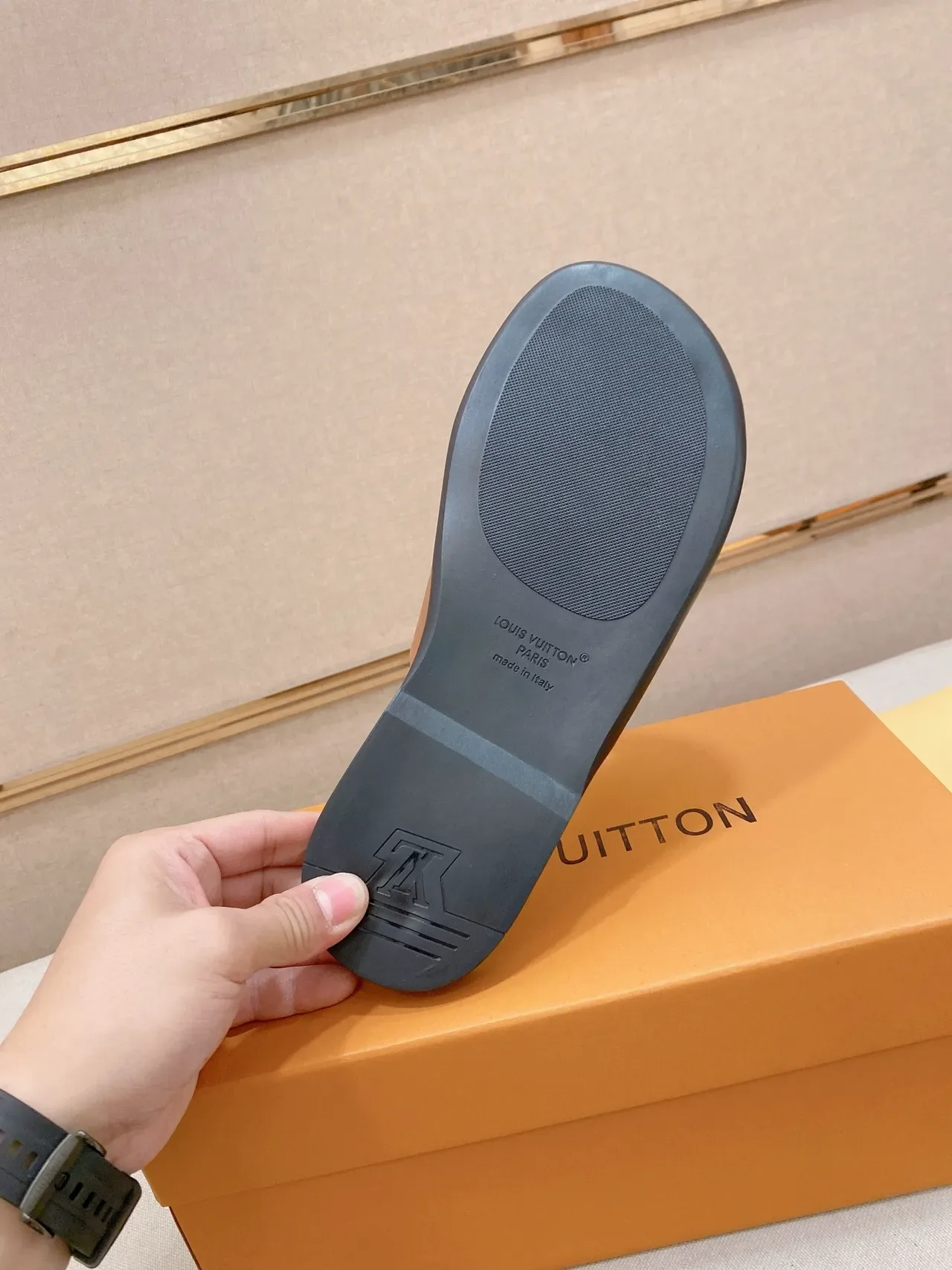 Louis Vuitton Slide Noir Doré Monogram Sangle Plate Semelle Caoutchouc 3