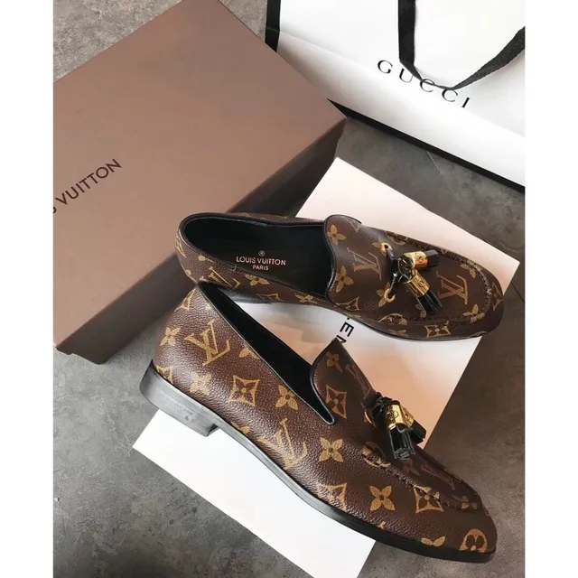 Louis Vuitton Mocasin de Borla Marrón Monograma Lona Zapatos 3