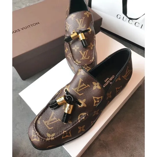 Louis Vuitton Mocasin de Borla Marrón Monograma Lona Zapatos 4