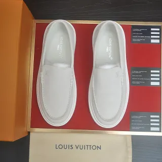 Louis Vuitton सफेद चमड़ा/सuede मोक्सिन-स्टिच्ड वैंप लोअफर
