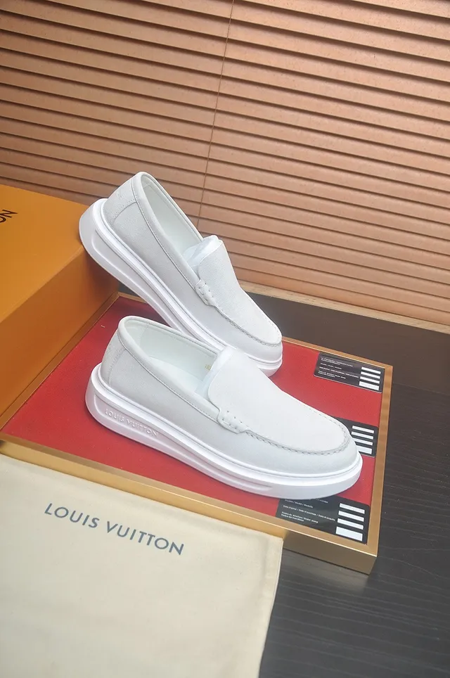 Louis Vuitton White Leather/suede Moccasin-Stitched Vamp Loafer 6