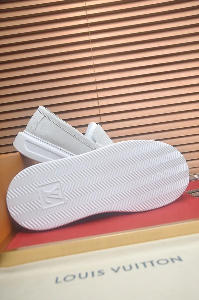 Louis Vuitton White Leather/suede Moccasin-Stitched Vamp Loafer 7