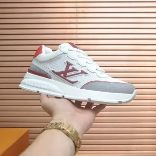 Louis Vuitton Branco e Vermelho Perfurado Superior Chunky Midsole Lifestyle Sneakers
