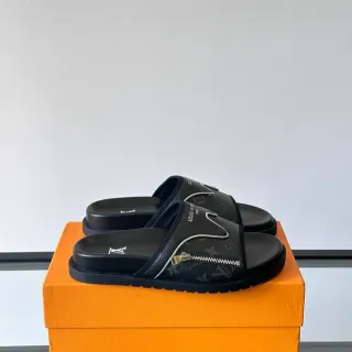 Louis Vuitton Zipper Slide negro Monogram Canvas Slippers