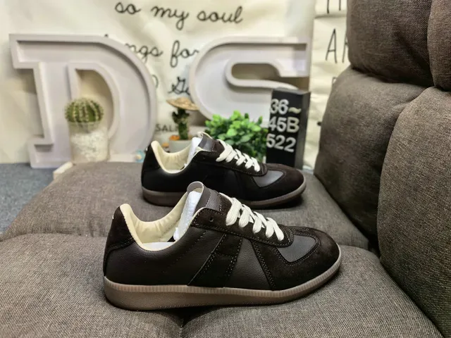 Maison Margiela Black Glossy Patent Leather Stitched Panel Construction Lifestyle Sneakers 21